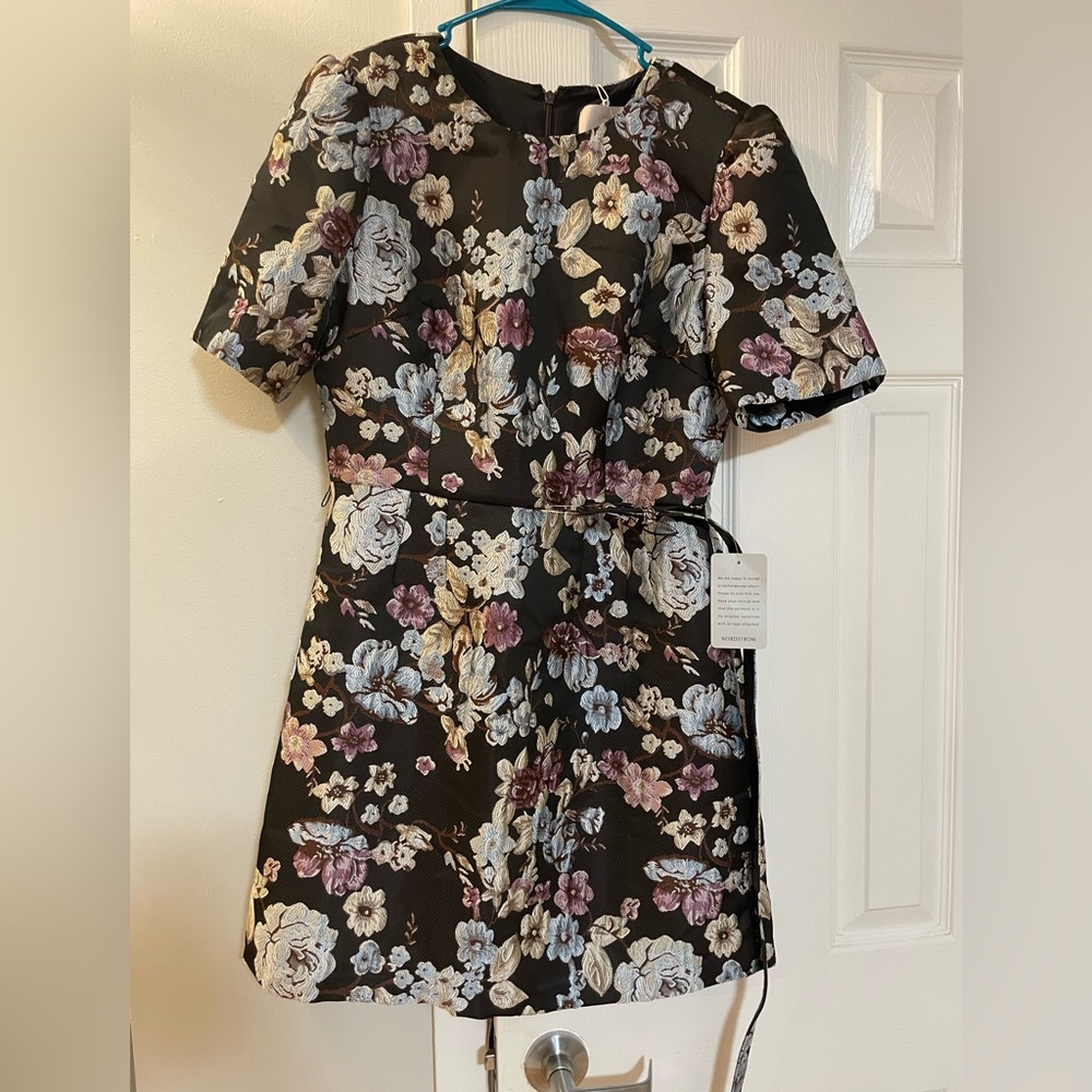 Brand new with tags Gal Meets Glam dress, size 6